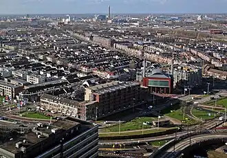 Situatie in 2019, gezien vanaf het Stadskantoor. Het Westplein is hier rechtsonder in beeld, onder de Ulu-moskee.