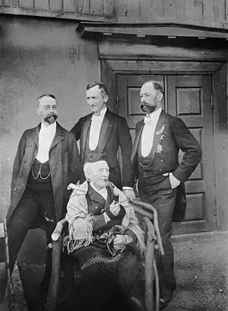 W.M. Egeberg zittend met neven Einar Westye Egeberg, Theodor Christian Egeberg en Ferdinand Julian Egeberg