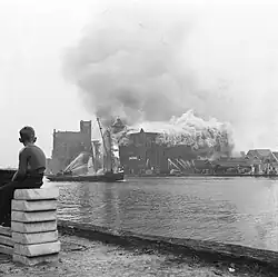 Blusboot Jan van der Heijden assisteert