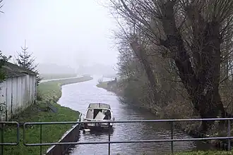 De Wetsingermaar naar het noorden gezien vanaf de Winsumerstraatweg in de richting van het Oude Diepje