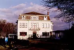 Kasteeltje De Warande en gemeentelijk sportcentrum