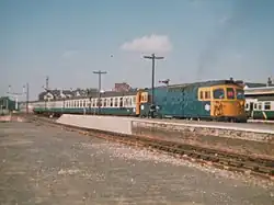 33102 duwt een 4TC vanuit Weymouth in 1987.