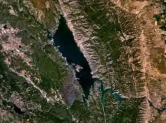 Satellietfoto van Lake Berryessa.