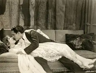 Scène uit The Wife of the Centaur