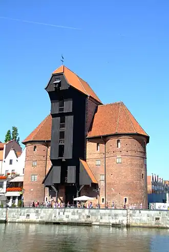 De Kraanpoort aan de zijde van de Motława