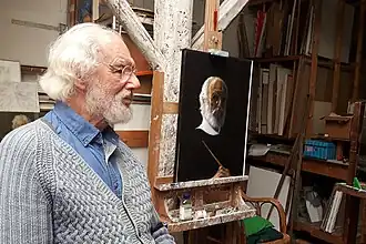 Willem den Ouden in zijn atelier in Varik (2019)