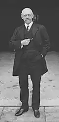 Willett in 1909, gefotografeerd door Sir John Benjamin Stone.