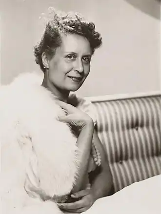 Portretfoto van Willy Corsari door Edith Visser, ca. 1948