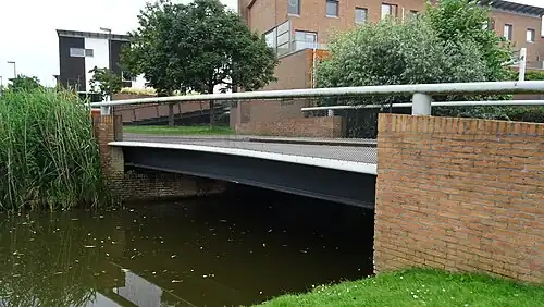 Willy den Oudenstraatbrug, Terbregge