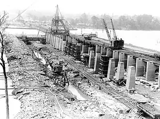 De dam in aanbouw (1919)