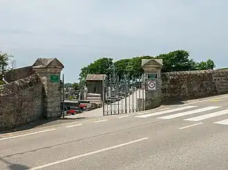 Toegang tot de begraafplaats