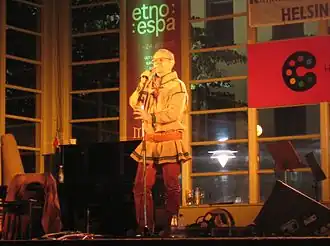 Wimme Saari tijdens een optreden in Helsinki in 2006.