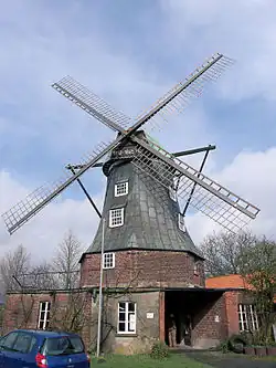 Windmühle Menke met koperen platen bedekt