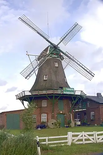 Molen te Dedesdorf (achtkante bovenkruier; bouwjaar 1847; voorheen horecabedrijf en trouwlocatie; in 2024 in renovatie)