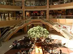 Winkelcentrum binnen (2014)