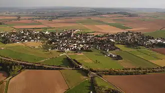 Luchtfoto van het dorp (2015)