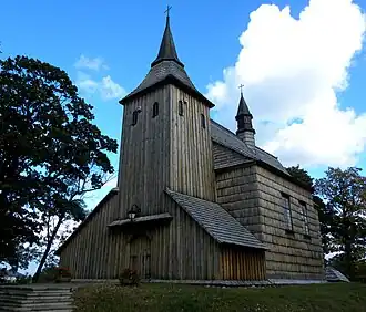 Een houten kerk in Cmolas