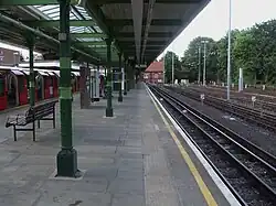 Het kopspoor en de opstelsporen naast het oostelijke perron.