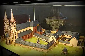 Schaalmodel van kerk en stiftsgebouwen