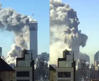 World Trade Center op 11 september 2001, vanuit het noorden (Midtown Manhattan) bij de instorting van de South Tower (links) en North Tower