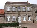 Gemeentehuis van Beauvoorde en school