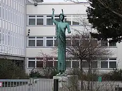 Pallas Athene van Arnold Breker