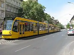 Zesdelige lagevloertram in Boedapest