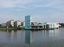 Woning in het water aan de Oer de Feart