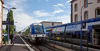 Twee X 76500-treinstellen op Station Obernai.