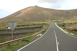 De LZ-702 met zicht op Pico Naos