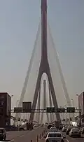 De "twin towers" van de brug