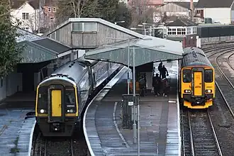 Treinen van South Western Railway (links) en Great Western Railway (rechts), 2019