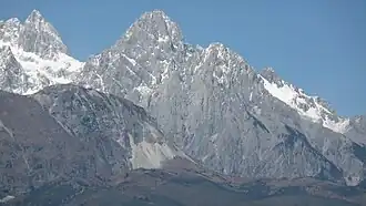 De Yulong Shan, hoogste berg in de Yunling Shan.