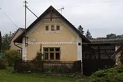 Huis in het dorp (2010)