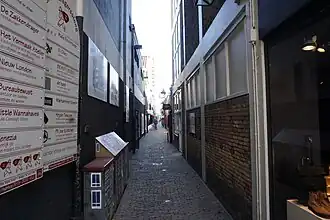 een blik in de steeg in 2021