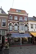 Stadskoffiehuis met neorenaissance-elementen