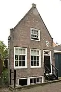Huis met puntgevel