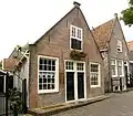 Huis met puntgevel