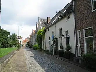 Zandstraat met achterin de Gamerschestraat