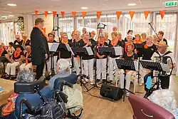 Zangkoor in bejaardencentrum Groenewoud Koningsdag (2018)
