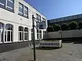 Gemeentehuis van Sint-Stevens-Woluwe en bijhorende gemeenteschool