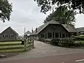langhuisboerderij met zomerhuis en hooiberg