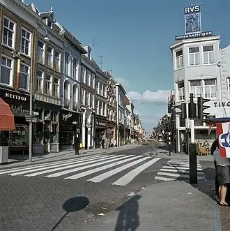 Zicht in de Hinthamerstraat vanuit de Markt