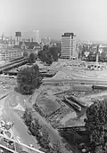 De PTT-toren in 1981 toen de bouw bijna volledig af was.