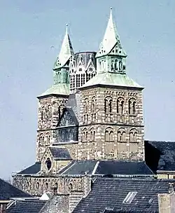 Koperen daken hoektorens en restant middentoren, 1958