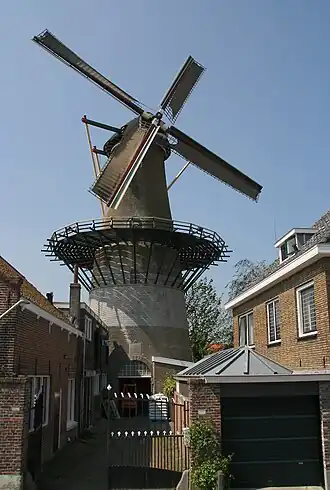 Molen De Hoop, draaiend met zeilen