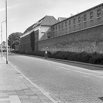 De (voormalige) strafgevangenis gezien vanaf de Keizersgracht