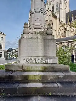 Zijkant 2 van de sokkel