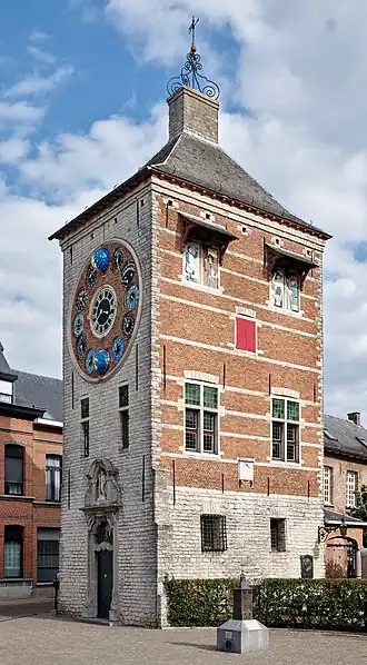 De Zimmertoren met vooraan de Jubelklok.