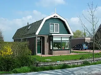 Een van de alleenstaande huizen